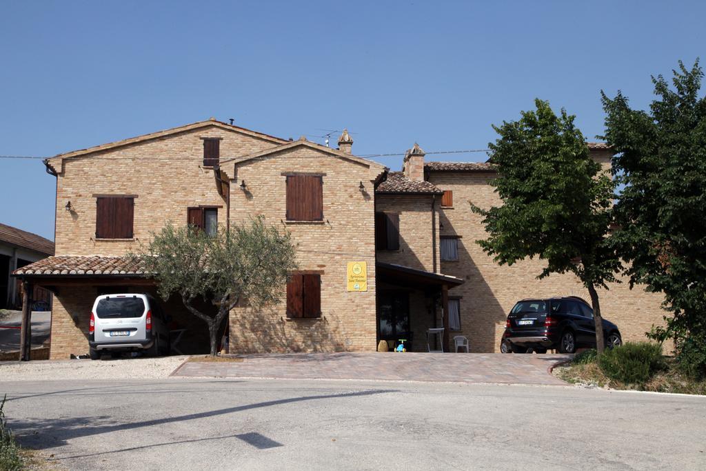 Agriturismo Sant'Antonio Villa Montegridolfo Exteriör bild